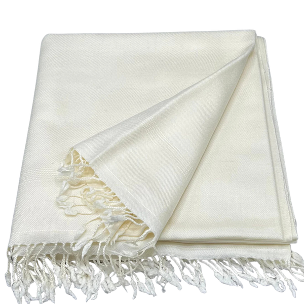 Pemium white wool shawl